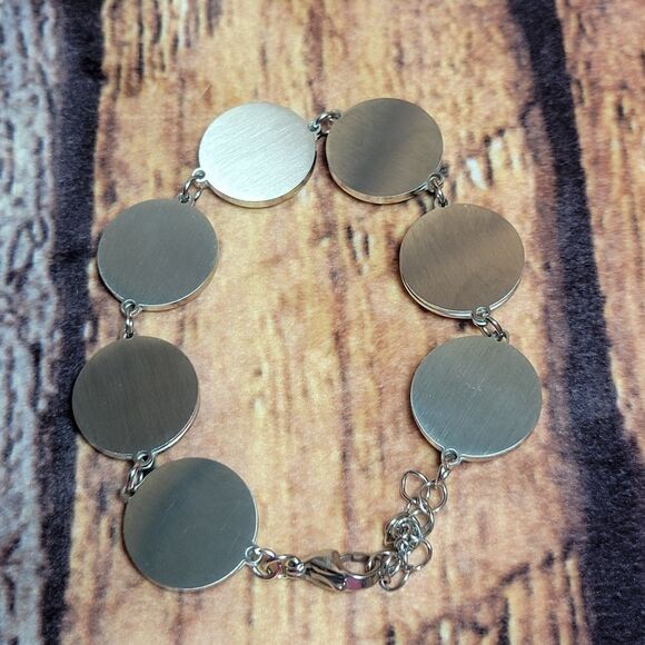 Pink Topaz Seashell Charm Station Bracelet - Picture 3 of 11